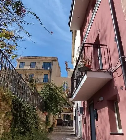 Bed & Breakfast Akropolis 3*