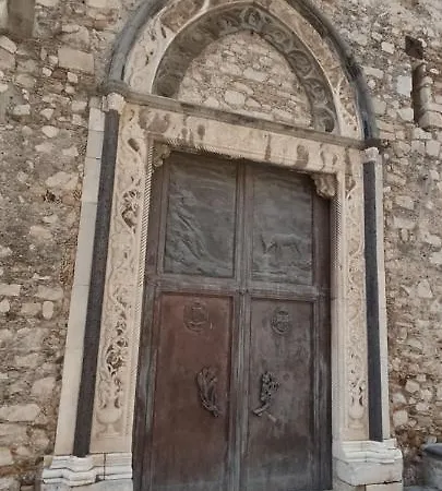 Akropolis Bed & Breakfast *