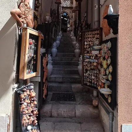 Akropolis Bed & Breakfast