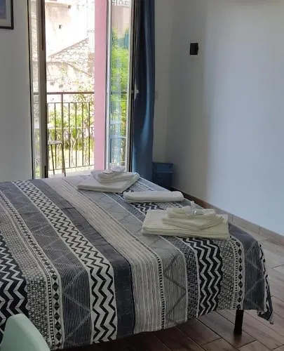 Akropolis Bed & Breakfast