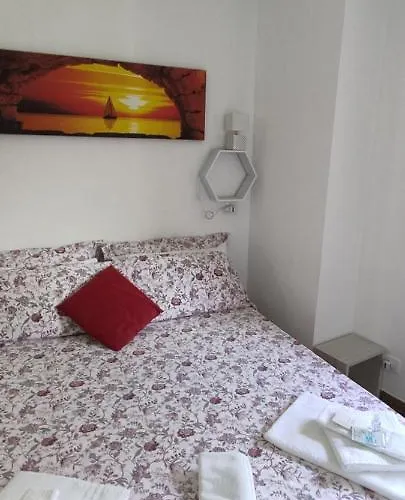 Akropolis Bed & Breakfast 3*
