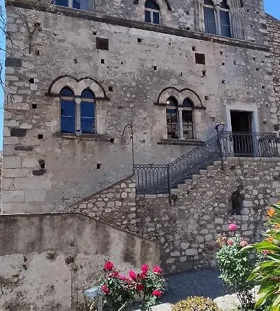 Panzió Akropolis 3*