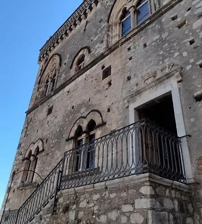 Akropolis 3*