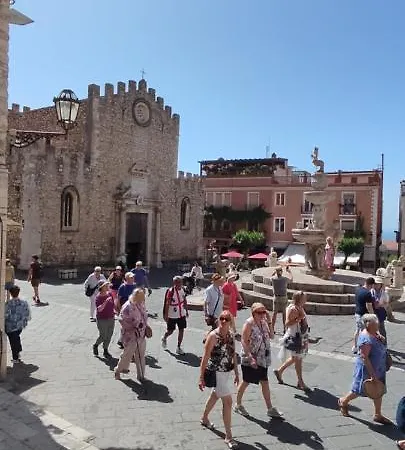 Panzió Akropolis 3*