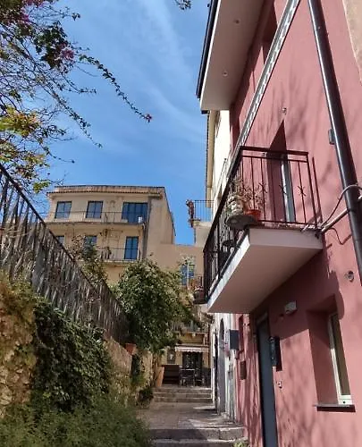 Panzió Akropolis 3*