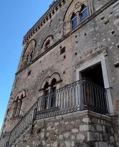 Akropolis 3*