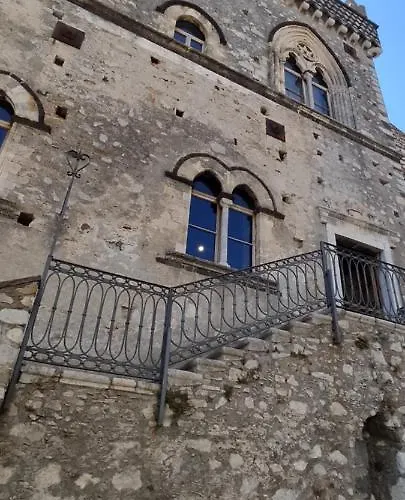 Akropolis Panzió