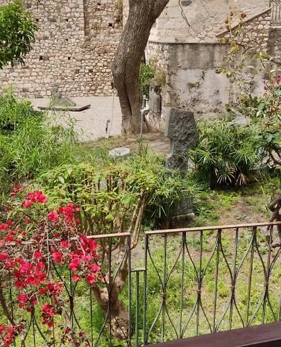 Akropolis 3*